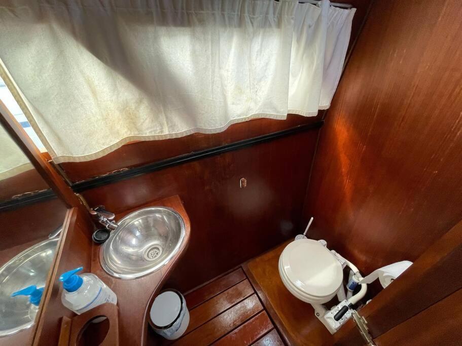 Barco Acogedor - Cosy Boat - Barcelona Hotel Exterior foto